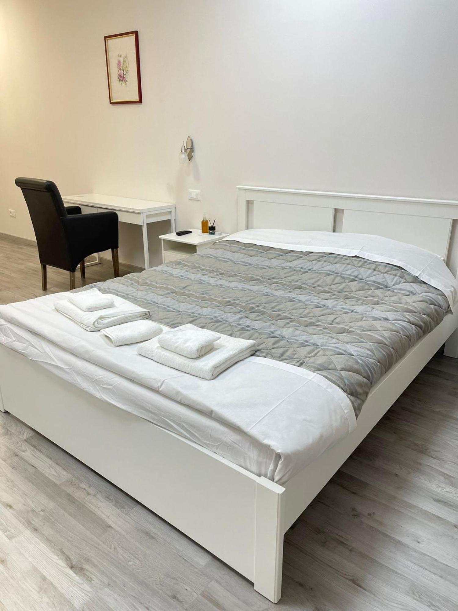 Loft Office 17 Hotel Castel Maggiore Luaran gambar